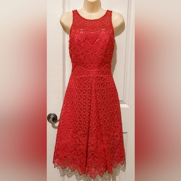 Monique Lhuillier Red Lace Sleeveless A Line Dress - Picture 1 of 16